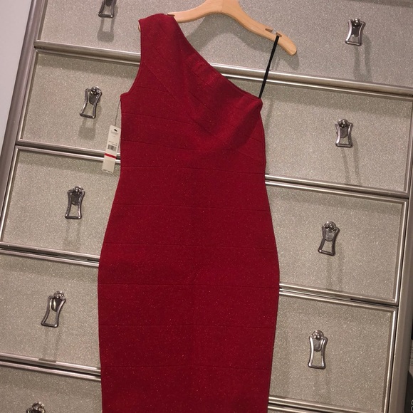 Laundry By Shelli Segal Dresses & Skirts - Laundry By Shelli Segal One-Shoulder Red Glitter Sheath Dress